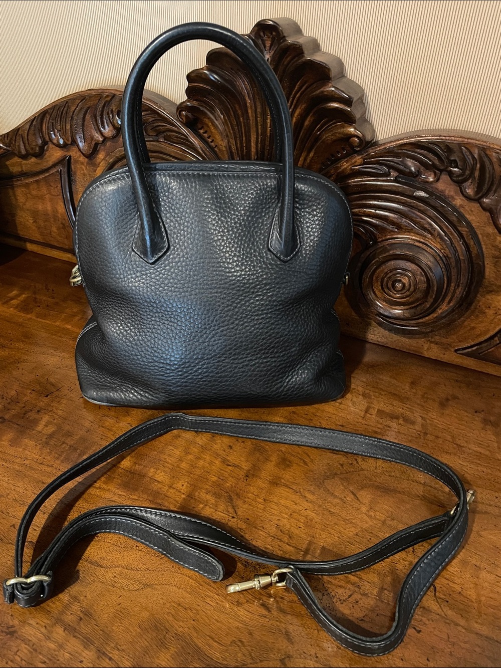 COACH  ViNTAGE SONOMA COLLECTION 
BLACK LEATHER. O/S